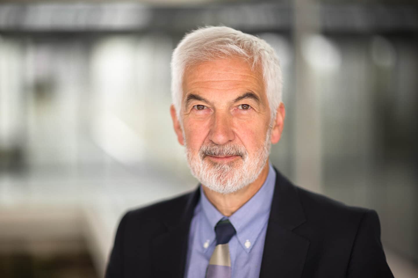 Headshot Tony Venables